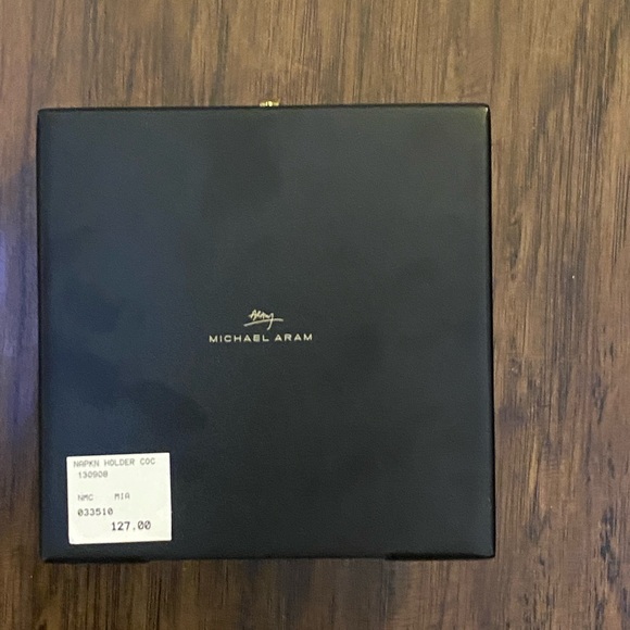 Michael Aram Dahlia cocktail napkin holder size 5.25” L 5.3 W 1.25” T - Picture 14 of 15